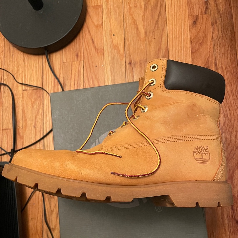 Timberland Boots / Men: Size: 10.5